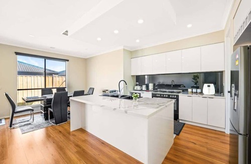 Clyde North House | New Berwick Waters Family Estate in Clyde North!
