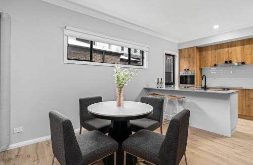 Beechworth House | New Central 2 bedroom townhouse