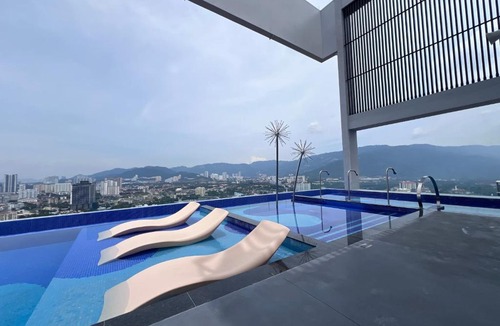 Downtown George Town Apartment | NEW Georgetown 22 Macalisterz Elegant 2BR 5pax