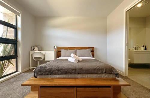 Kingston House | New Kingston Trampoline House