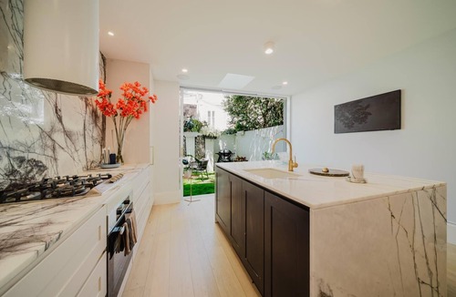 Surry Hills House | New luxury 4bedroom terrace. 2.5
