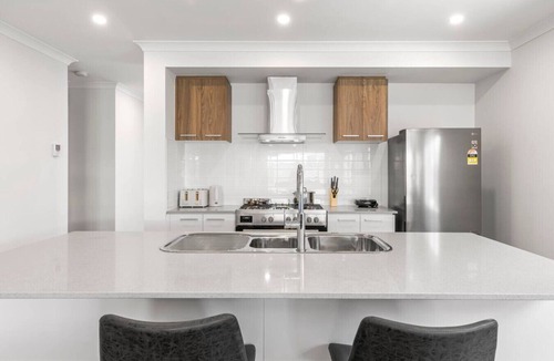 Mickleham House | New Luxury Home Perfect for Families & WorkStays
