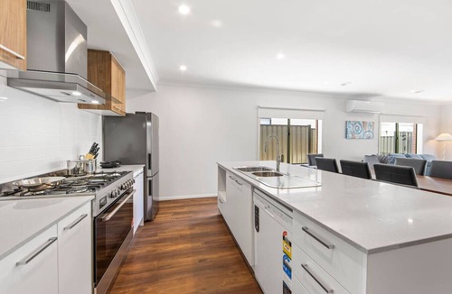 Mickleham House | New Luxury Home Perfect for Families & WorkStays