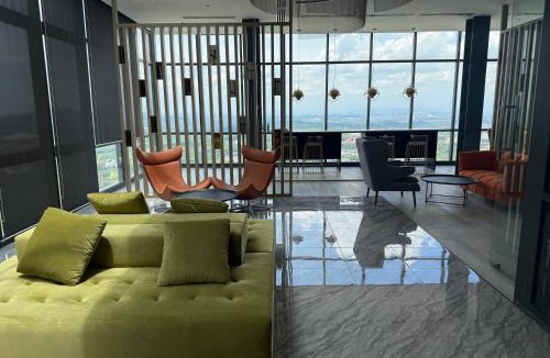 Nilai Apartment | New Mesahill premier residence with rooftop sky walk and sky lounge mountain view