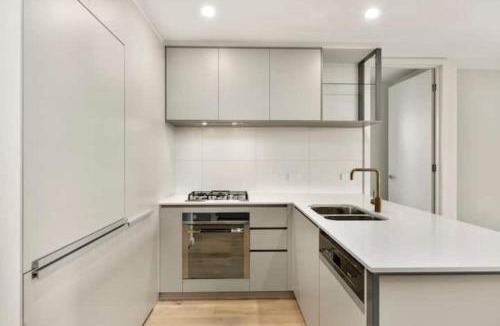 Northcote Apartment | New Spacious 2 Bedroom With Gorgeous City Views