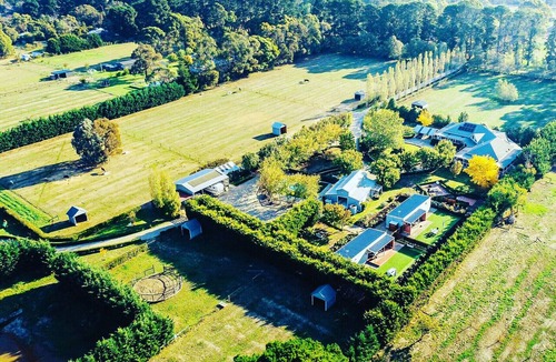 Tyabb Cottage | *NEW* STUNNING Peninsula 'Poplar Cottage' close to beaches/wineries