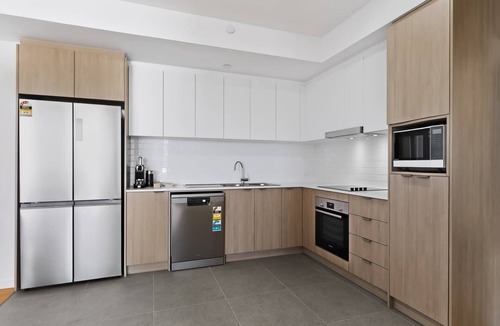 Cannington Apartment | Newly Built 3 Bed Apartment with Onsite Parking