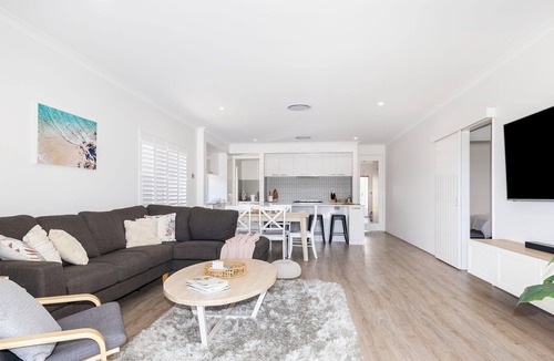 Dunsborough House | Newly Built Luxury Modern Home