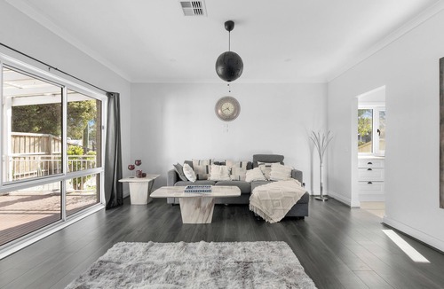 Brooklyn Bed & Breakfast | Newly Built- Master Ensuite in Shared House: Close to CBD/Melb Airport/Highpoint