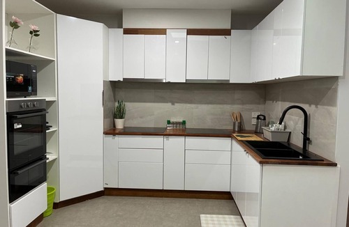 Deer Park Apartment | Newly built Studio type room with kitchen