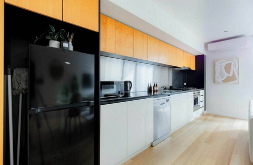 Chinatown Apartment | Newly Refurbished 1 BDR CBD Studio on Liverpool St