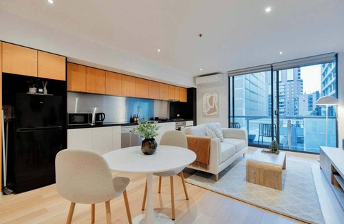 Chinatown Apartment | Newly Refurbished 1 BDR CBD Studio on Liverpool St