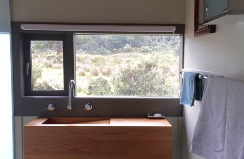Cradle Mountain House | Newly-restored Cradle Mt house 12min to Nat Park