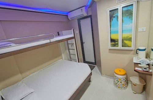Goregaon West House | Nice Guest House