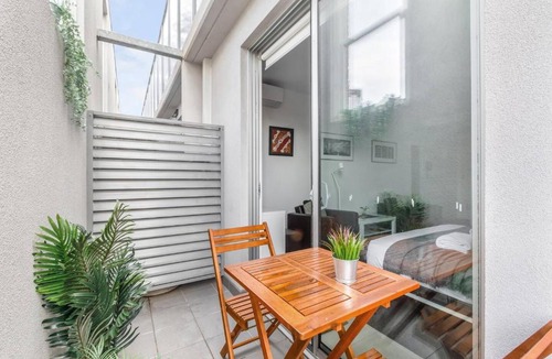 Fitzroy Apartment | Nicholson's Nest - A Balcony Studio in Funky Fitzroy