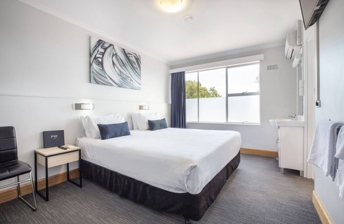 Derwent Park Hotel | Nightcap at Carlyle Hotel