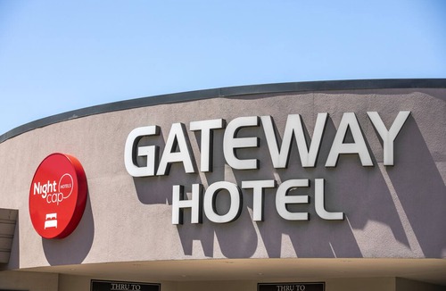 Corio Hotel | Nightcap at Gateway Hotel