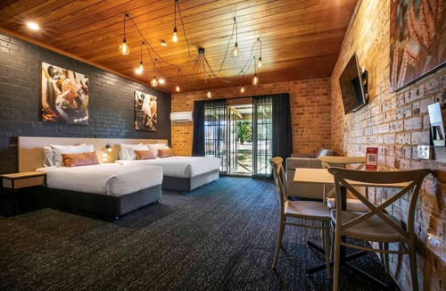 Dubbo Hotel | Nightcap at Macquarie Inn
