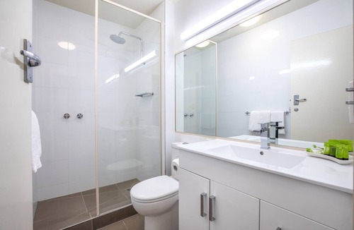 Doncaster Hotel | Nightcap at Shoppingtown Hotel