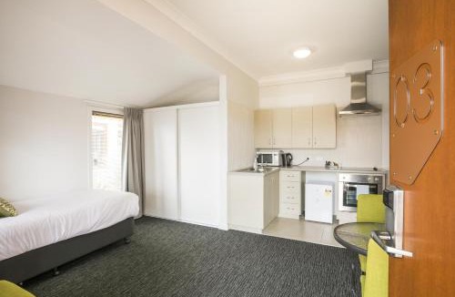 Busselton Hotel | Nightcap at the Ship Inn