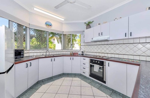 Nightcliff House | Nightcliff Foreshore Getaway - McKay Gardens