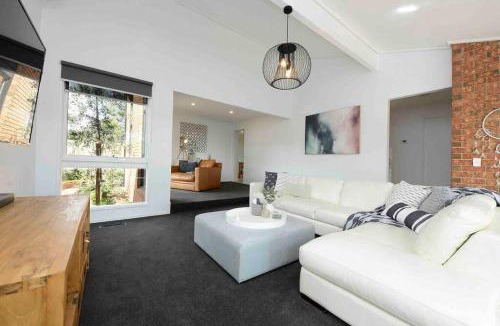 Frankston House | Nirvana Retreat