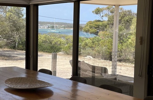 Lake Wangary House | No. 10 - A Charming and Private Holiday Home in Prime Coffin Bay Location