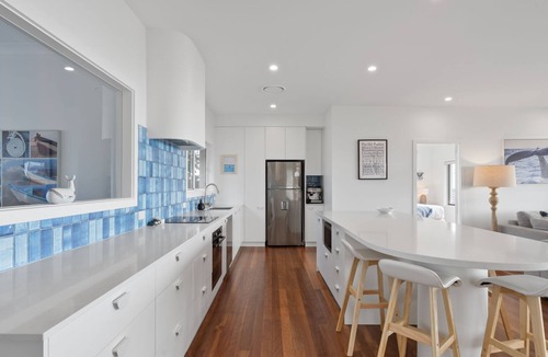 Forster House | Noah's 46 Cliff Road