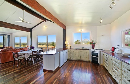 Pinbarren Cottage | Noosa Pomona Retreat