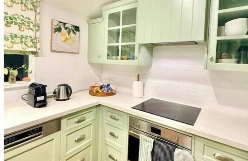 North Adelaide Cottage | North Adelaide, Festival Theatre, Adelaide Oval, Golf, Zoo, Botanic Gardens