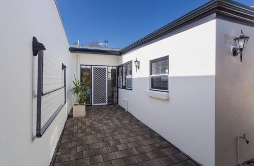 North Adelaide House | North Adelaide Row Cottage Monte