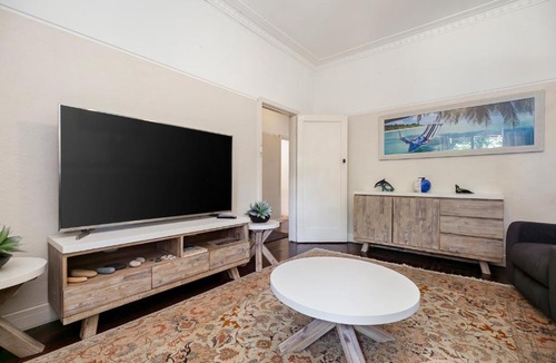 North Beach House | North Beach Cottage Swan BnB Management