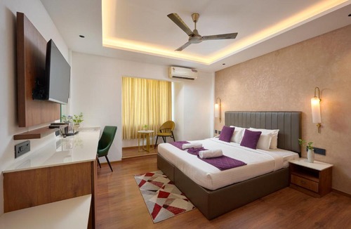 Kaloor Hotel | North Centre