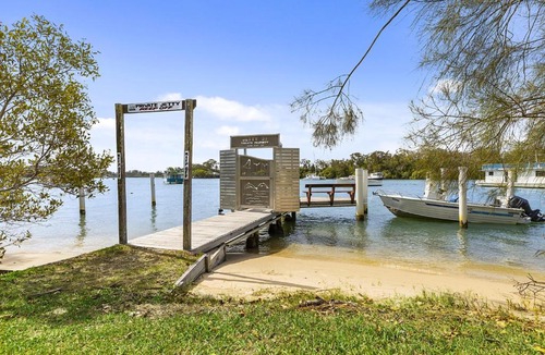 Tewantin Apartment | North Facing River Front Stunning Apartment - Unit 2, 9 Hilton Esplanade