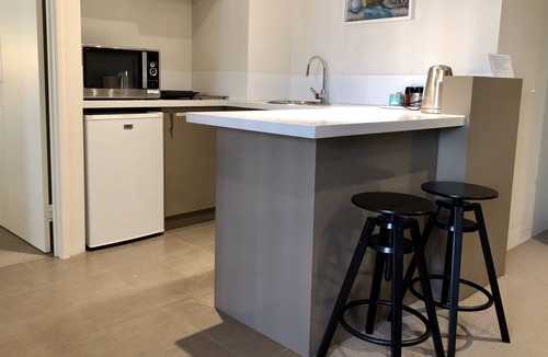 Kallaroo Apartment | Northshore apartment, separate entry, stroll to beach, quiet location.