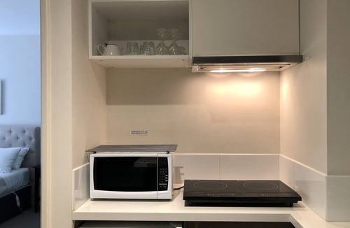 Kallaroo Apartment | Northshore apartment, separate entry, stroll to beach, quiet location.
