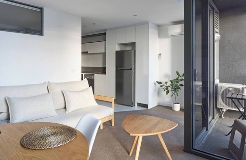 Brunswick East Apartment | Northside Rendezvous A Stylish Couples Hideaway