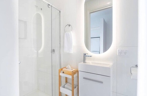 White Hills House | Nouvelle Studio - Private modern studio near Bendigo CBD
