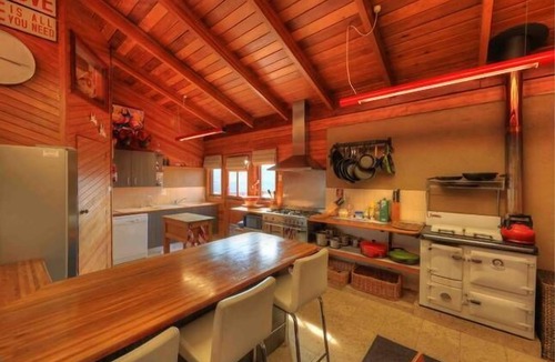 Crackenback Ski Chalet | "NOWHERE" Boutique Mountain Lodge ...sleeps max 11