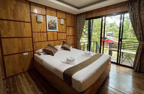 Kamlon Hotel | Num Chaykhong