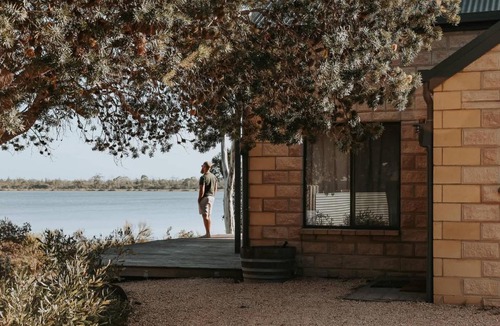 Coles Bay House | Numie Waterfront Luxury House with sauna and hot tub