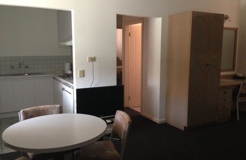Blackburn Hotel | Nunawading Motor Inn