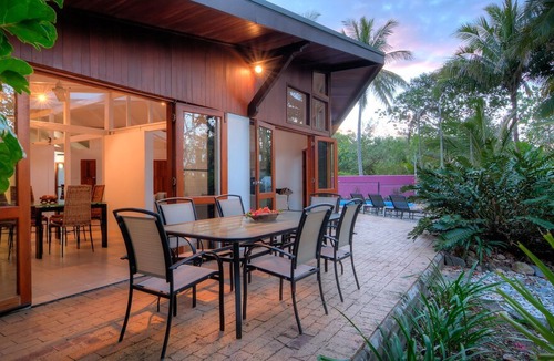 Oak Beach House | Oak Beach on the Sand