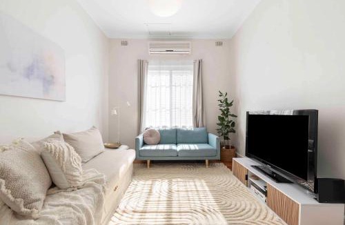 Adelaide Central Business District House | Oakley Cottage, Adelaide CBD