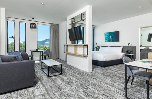 Cairns Central Business District Hotel | Oaks Cairns Hotel