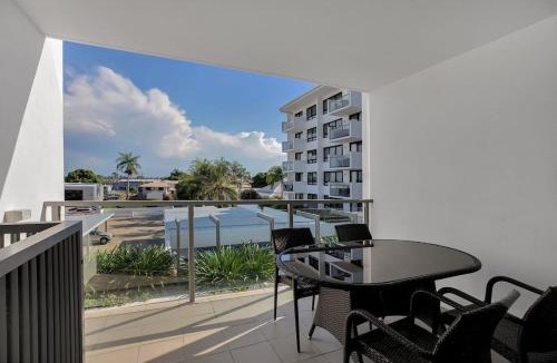 Mackay Apartment | Oaks Carlyle - 2BR Executive Apt Near Mackay CBD