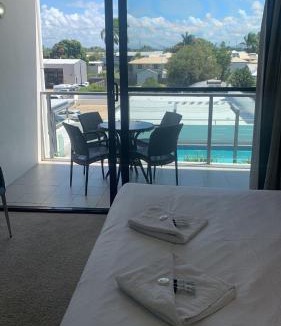 Mackay Apartment | Oaks Carlyle - Modern Studio Near Mackay CBD