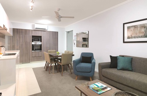 Mackay Hotel | Oaks Mackay Carlyle Suites