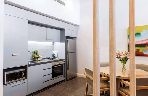 Redcliffe Hotel | Oaks Redcliffe Mon Komo Suites