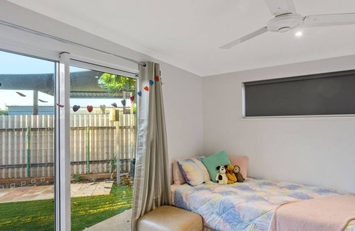 Exmouth House | Oasis - Modern 4 Bedroom holiday home with endless views.